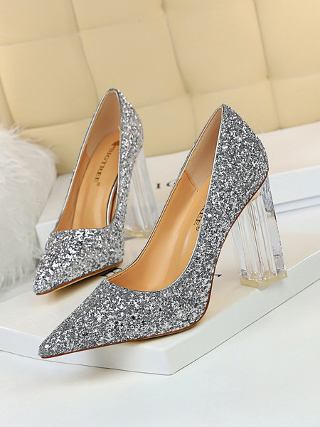 NOVI model elegantnih ženskih cipela na visoku petu sa sjajnim efektom i debelom petom