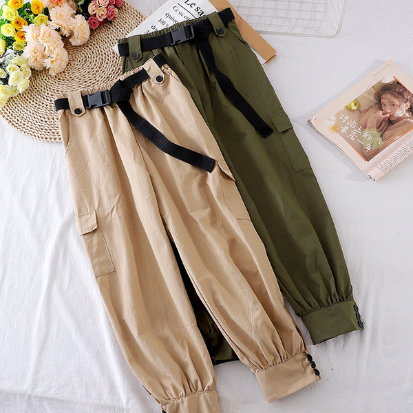 Ležerne ženske hlače s džepovima sa strane i remenom