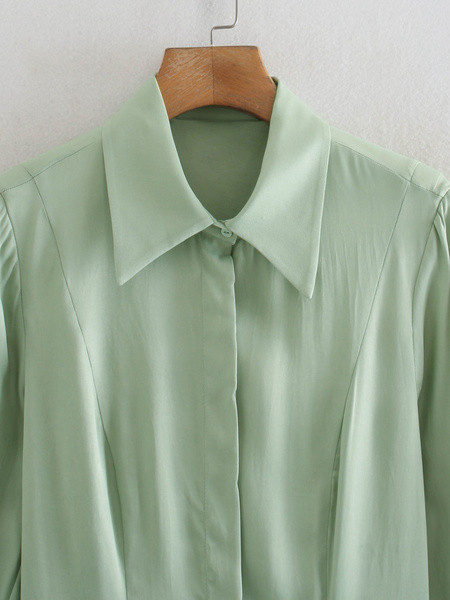 Moderna duga ženska košulja sa klasičnom kragnom