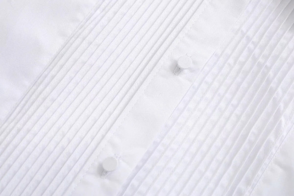 Ležerna ženska košulja s klasičnim ovratnikom u bijeloj boji