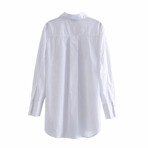 Ležerna ženska košulja s klasičnim ovratnikom u bijeloj boji