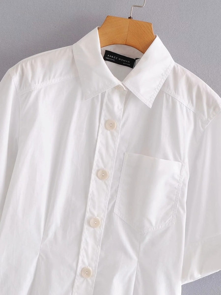 Moderna ženska košulja - s klasičnom kragnom u bijeloj boji