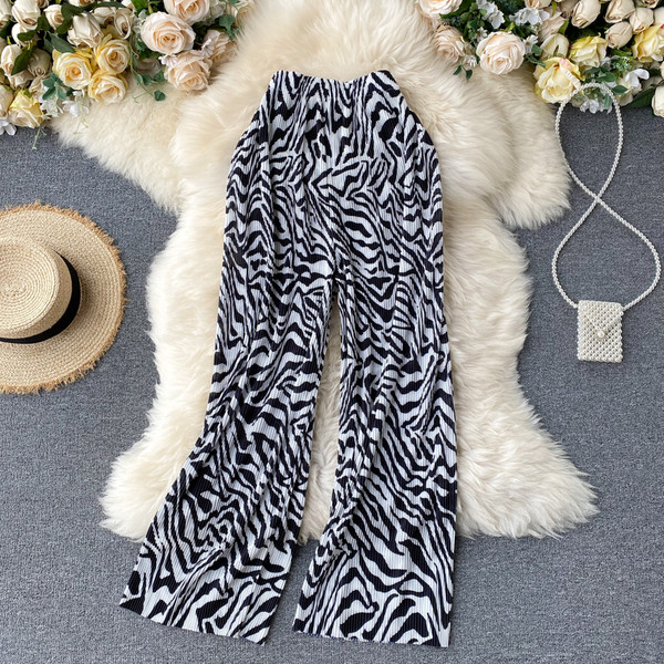 Ležerni široki model hlača s visokim strukom