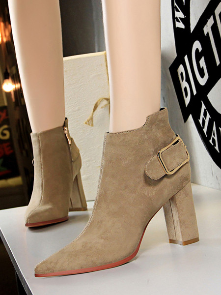 Elegantne ženske čizme na visoku debelu petu s kopčom