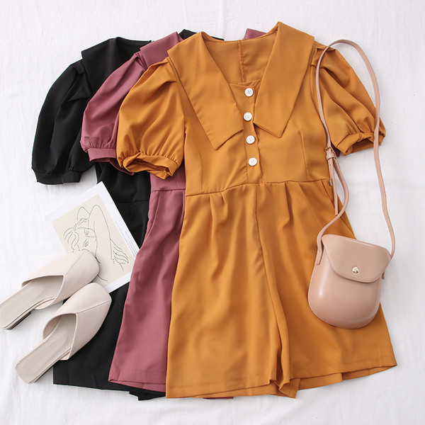 Ženski ležerni kombinezon s gumbima i kratkim rukavima