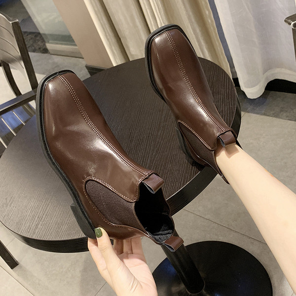 Casual ženske čizme od eko kože - ravni đon