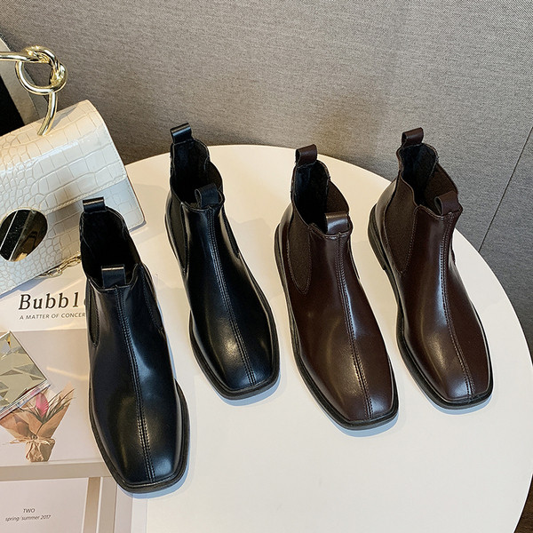 Casual ženske čizme od eko kože - ravni đon