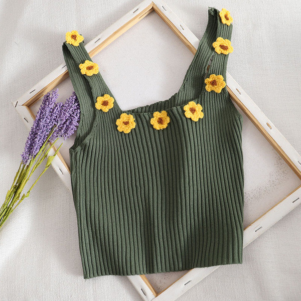 Moderna ženska majica bez rukava s četvrtastim izrezom i 3D elementima