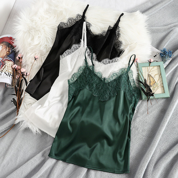 Elegantna ženska majica bez rukava od satena s čipkom i tankim naramenicama