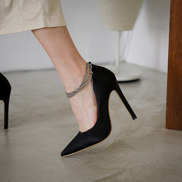 Novi model elegantnih cipela na špic na visoku petu