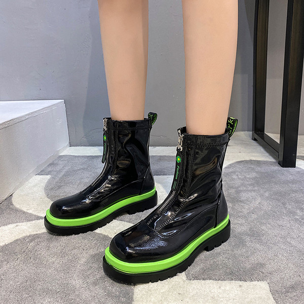 Ležerne ženske lakirane čizme s grubim potplatom
