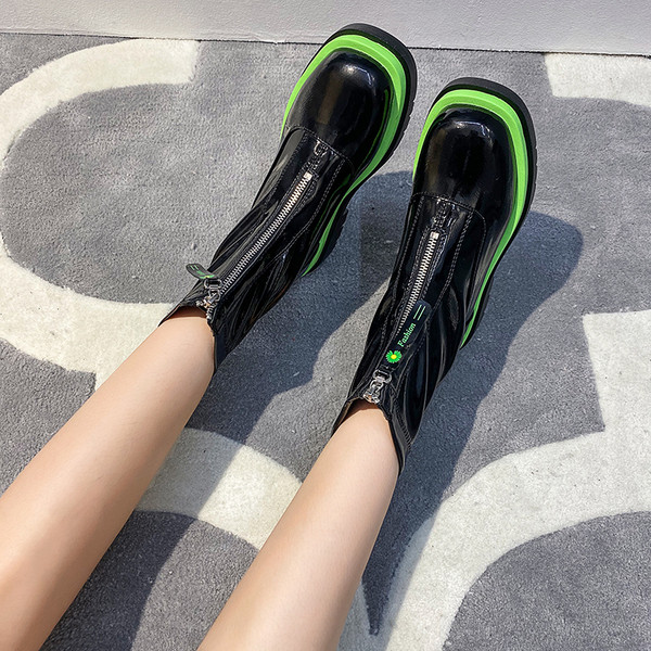 Ležerne ženske lakirane čizme s grubim potplatom