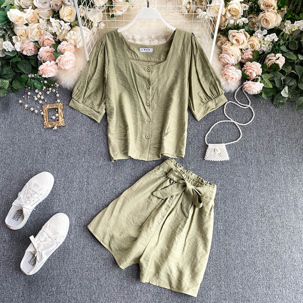 Ženski komplet bluza četvrtastog izreza i hlača visokog struka