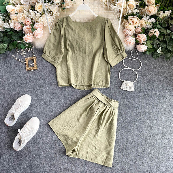 Ženski komplet bluza četvrtastog izreza i hlača visokog struka