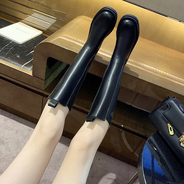 Novi model ženskih čizama sa podstavom od mekane umjetne kože