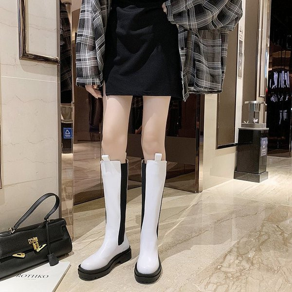 Novi model ženskih čizama sa podstavom od mekane umjetne kože