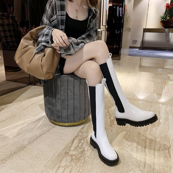 Novi model ženskih čizama sa podstavom od mekane umjetne kože