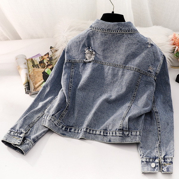 Ženska traper jakna s gumbima i džepovima u boji