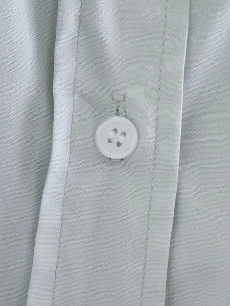 Ležerna ženska košulja s džepom i klasičnim ovratnikom - široki model