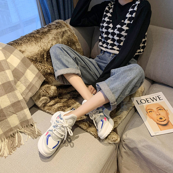 Novi model ženskih tenisica sa elementima u boji - zaobljeni model