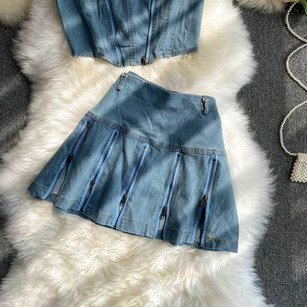 Plavi ženski komplet bez rukava i suknje