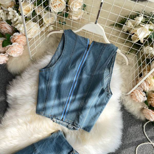 Plavi ženski komplet bez rukava i suknje