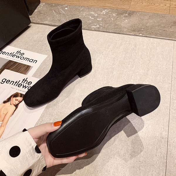 Ženske čizme od eko brušene kože sa petom debljine 4 cm - crne boje