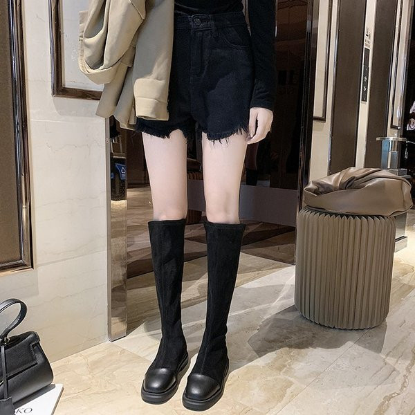 Ženske moderne čizme od eko brušene kože