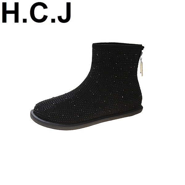 Moderne ženske čizme s ravnim potplatom