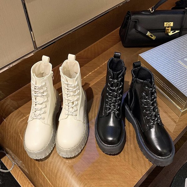 Ženske moderne čizme od eko kože na vezice