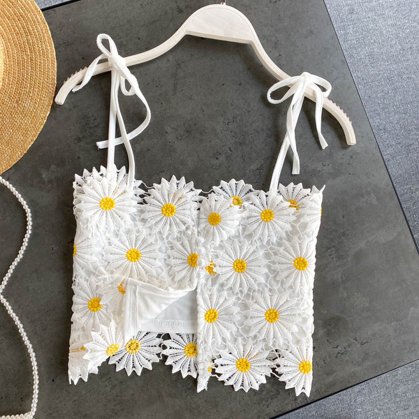 Moderni ženski poprsje s tankim naramenicama