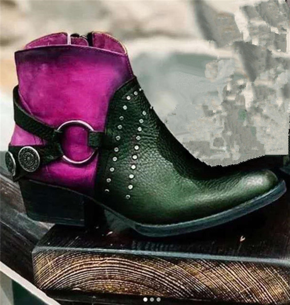 Model ženskih čizama na špic s metalnim ukrasom