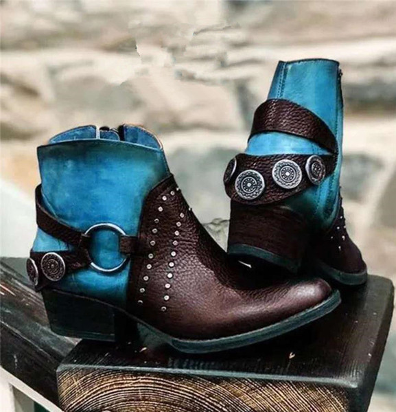 Model ženskih čizama na špic s metalnim ukrasom