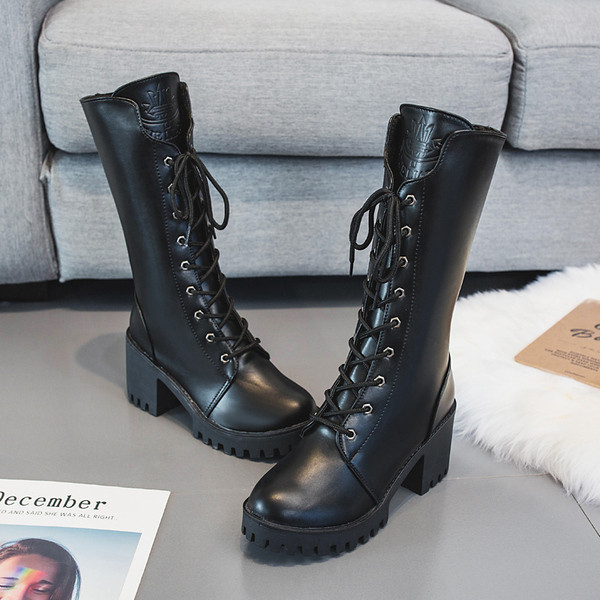 Praegused paeltega ja 8 cm kontsaga naiste saapad