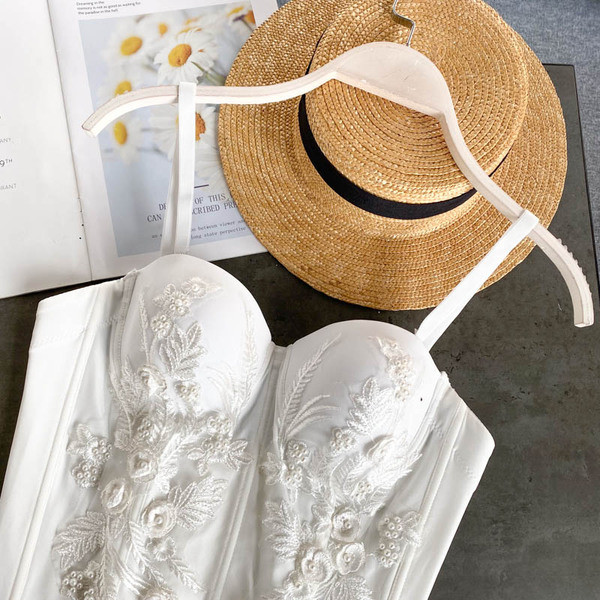 Peenikeste rihmadega valge naiste retro rinnakorv