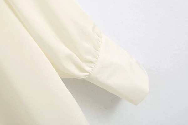 Klassikalise kraega vabaaja pikk naiste särk