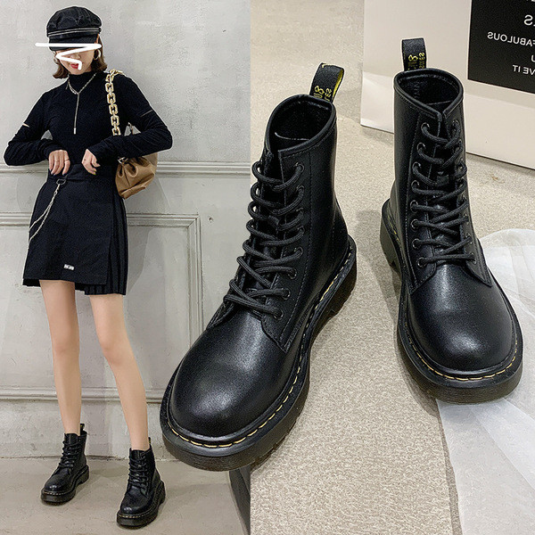 Moodsad vabaaja kunstnahast saapad paeltega - kaks mudelit