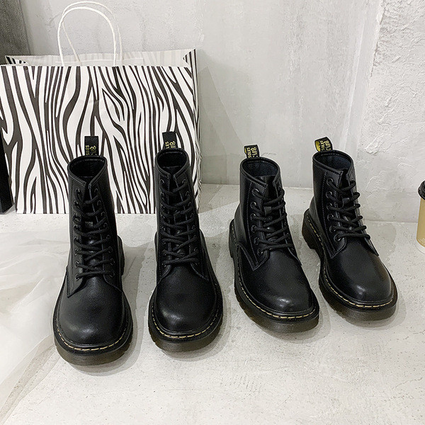 Moodsad vabaaja kunstnahast saapad paeltega - kaks mudelit