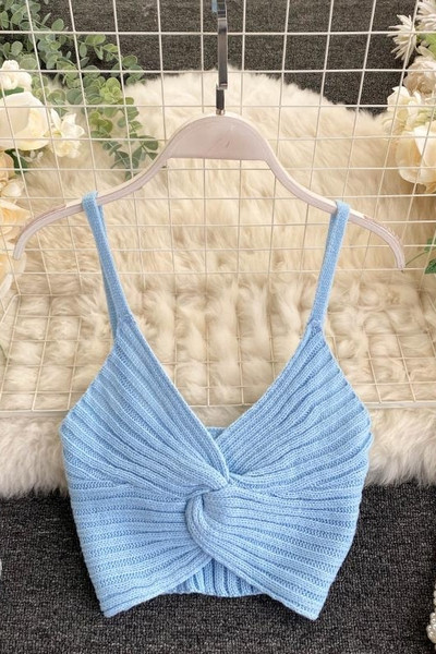 Pleteni ženski kratki top s tankim naramenicama