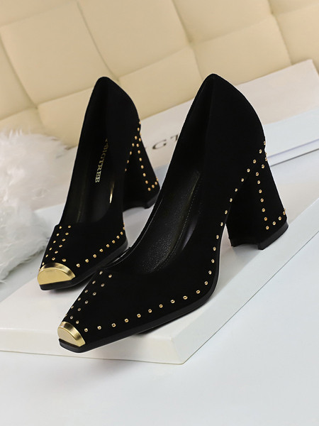 Elegantsed naiste kõrge kontsaga kingad metallelemendiga