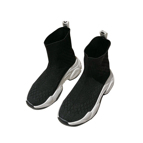 Naiste tekstiilist valge tallaga tossud