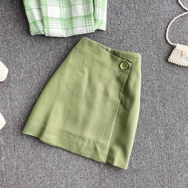 Zeleni ženski komplet bluza kratkih rukava i suknja