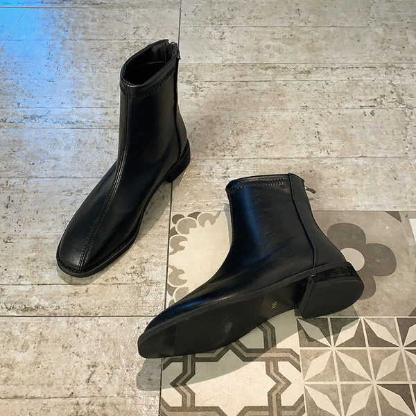 Naiste vabaaja saapad lameda tallaga - ökonahk