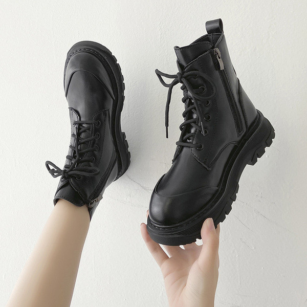 Naiste vabaaja saapad ökonahast luku ja paeltega