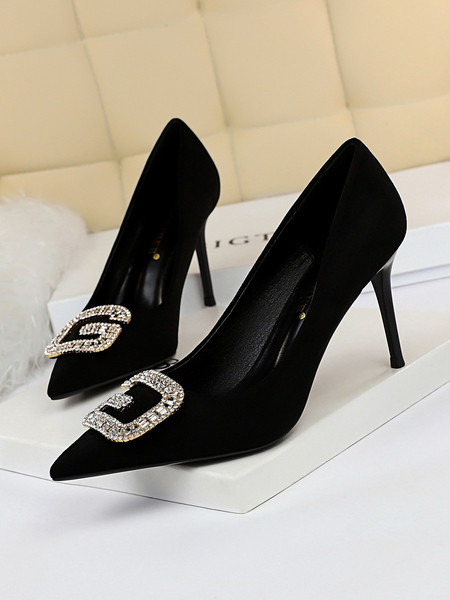 Elegantsed naiste kõrge kontsaga kingad tavaline kivikestega mudel