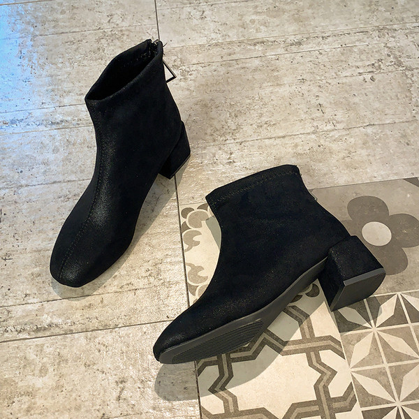 Stiilsed musta värvi 5 cm paksuse kontsaga naiste saapad