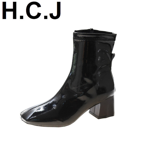 Elegantne sjajne čizme s četvrtastom petom