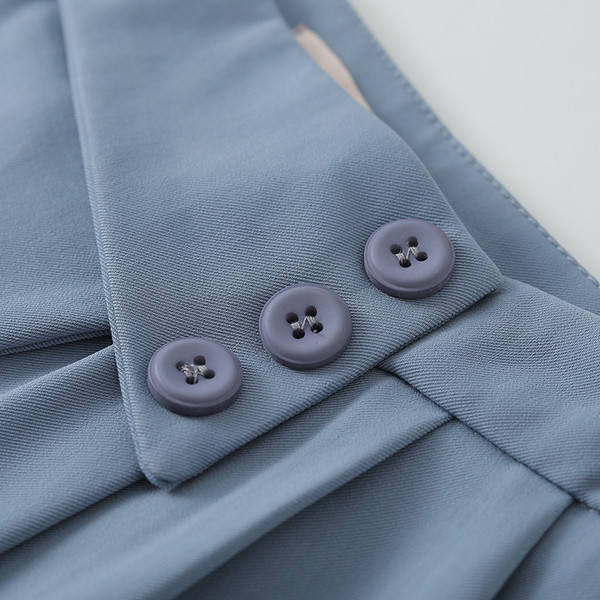 Moodsad kõrge vöökohaga naiste püksid – sirge mudel