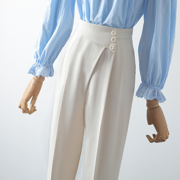 Moodsad kõrge vöökohaga naiste püksid – sirge mudel