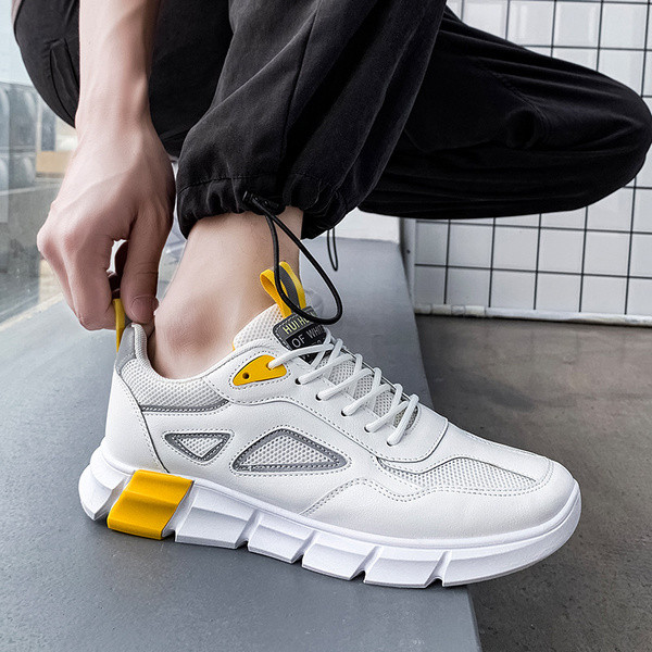 Meeste vabaaja tossud paelte ja embleemiga